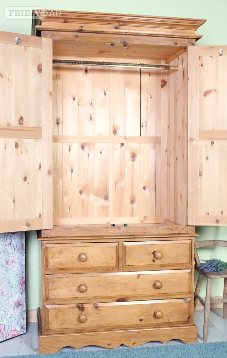 Solid Pine Wardrobe with Drawers – Good Condition