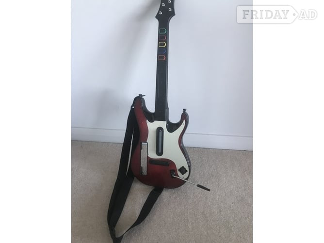 Nintendo Wii wireless Guitar Band Hero. Reduced.