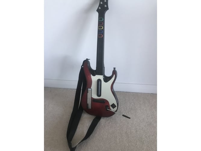 Nintendo Wii wireless Guitar Band Hero. Reduced.