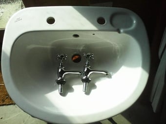 Bathroom/cloakroom Wash Basin