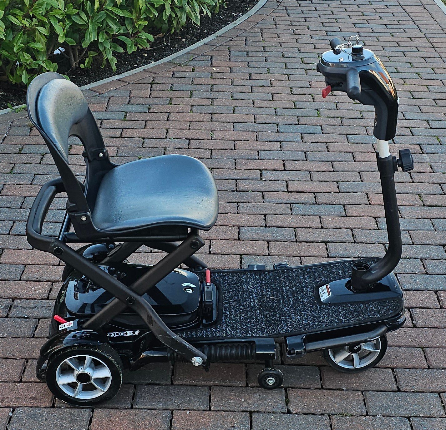 Lightweight folding travel mobility scooter 