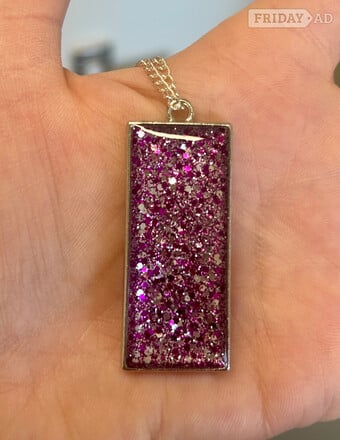 Handmade pink/silver resin pendant unchain