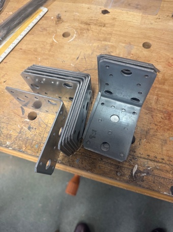 10 x 90 degree metal brackets