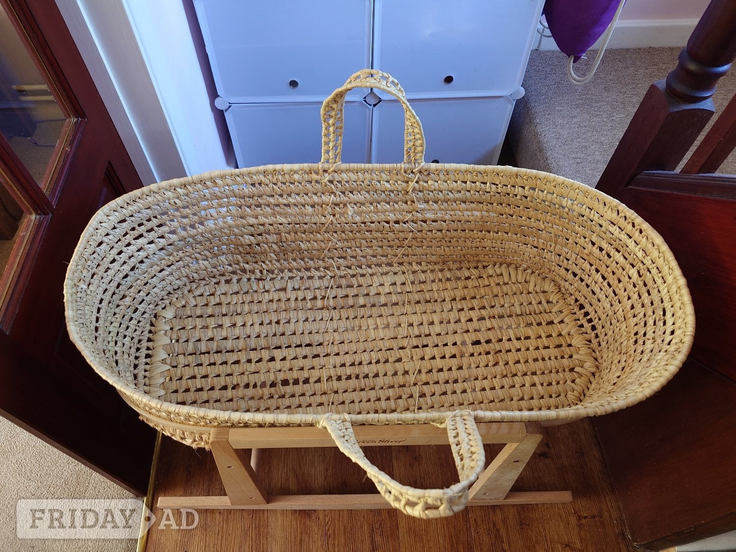 Moses basket, rocking stand and accessories 