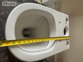 Corner Loo/ Corner Toilet Bowl with Sistern