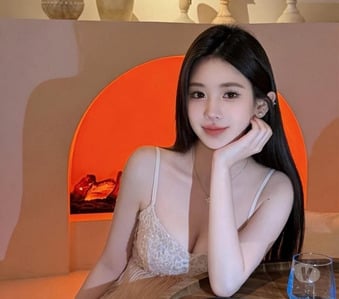 Asian girls offer massage or escort services to relieve your fatigue