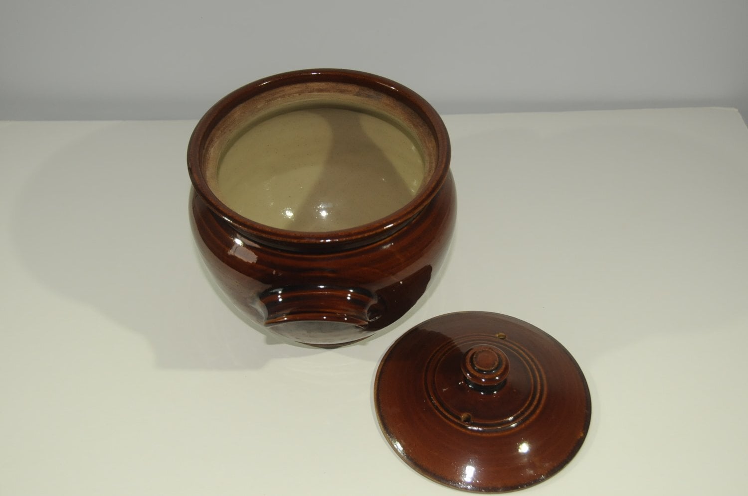 Hartley Wintney LARGE VINTAGE BROWN CASSEROLE DISH COOKING POT WITH LID