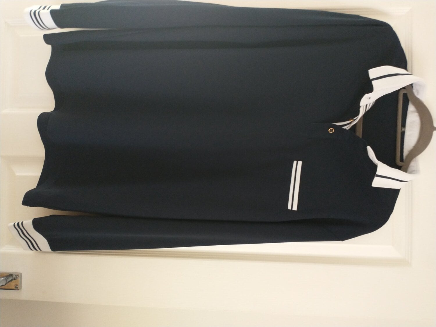 Mens long sleeve top.