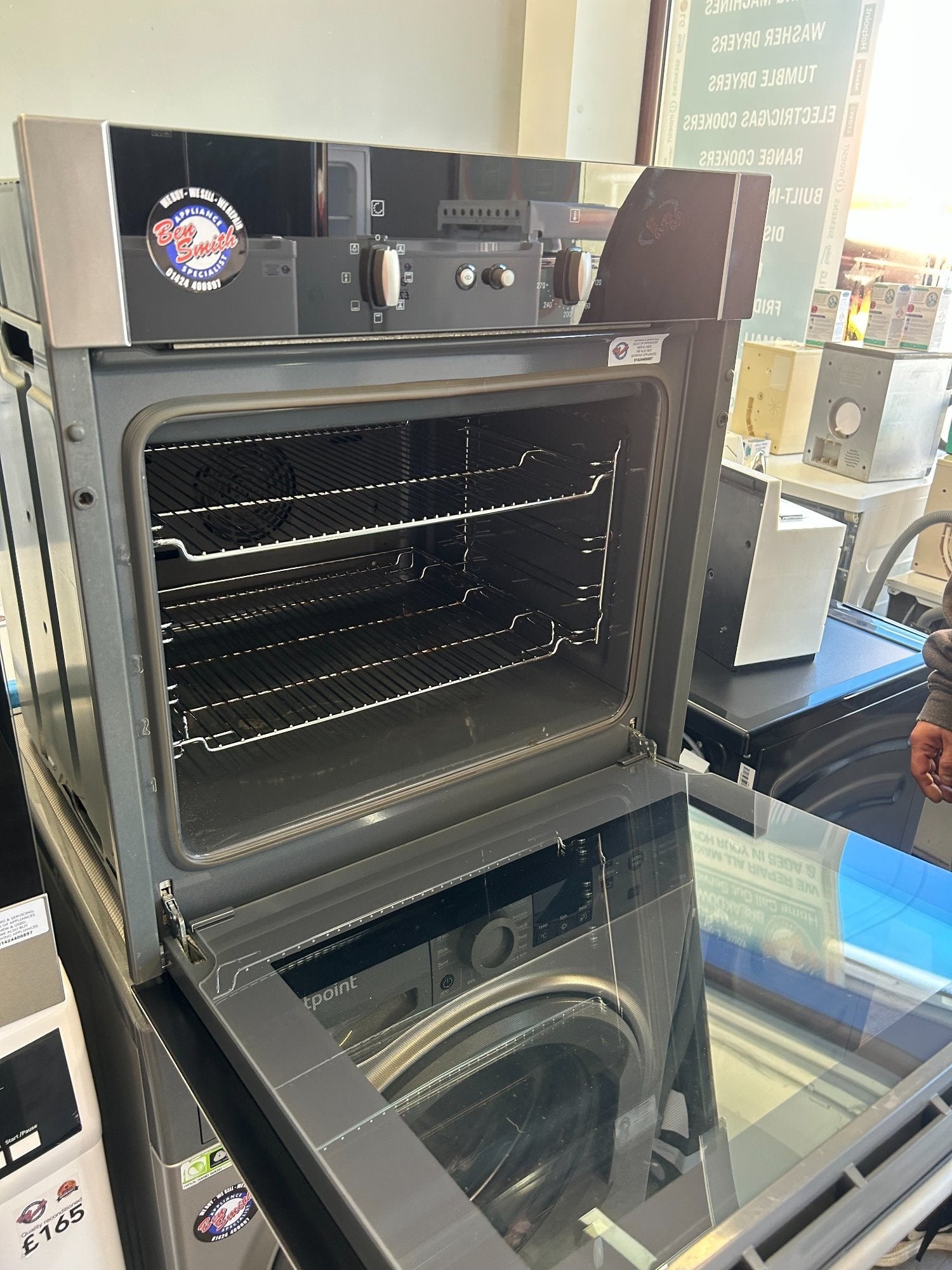 NEFF BUILT IN OVEN