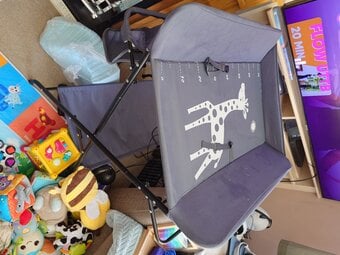 Foldable changing table 