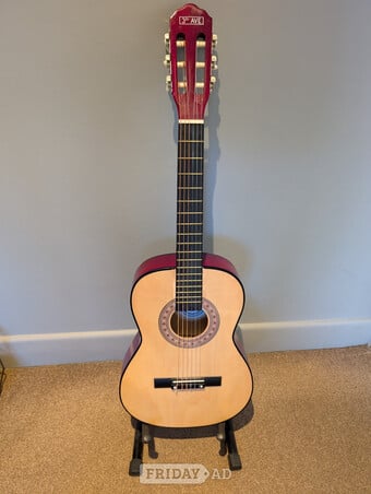 Junior 3/4 size guitar 
