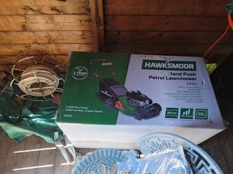 Hand push petrol lawnmower 