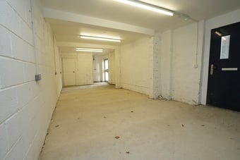 Double garage / Workshop with W/C