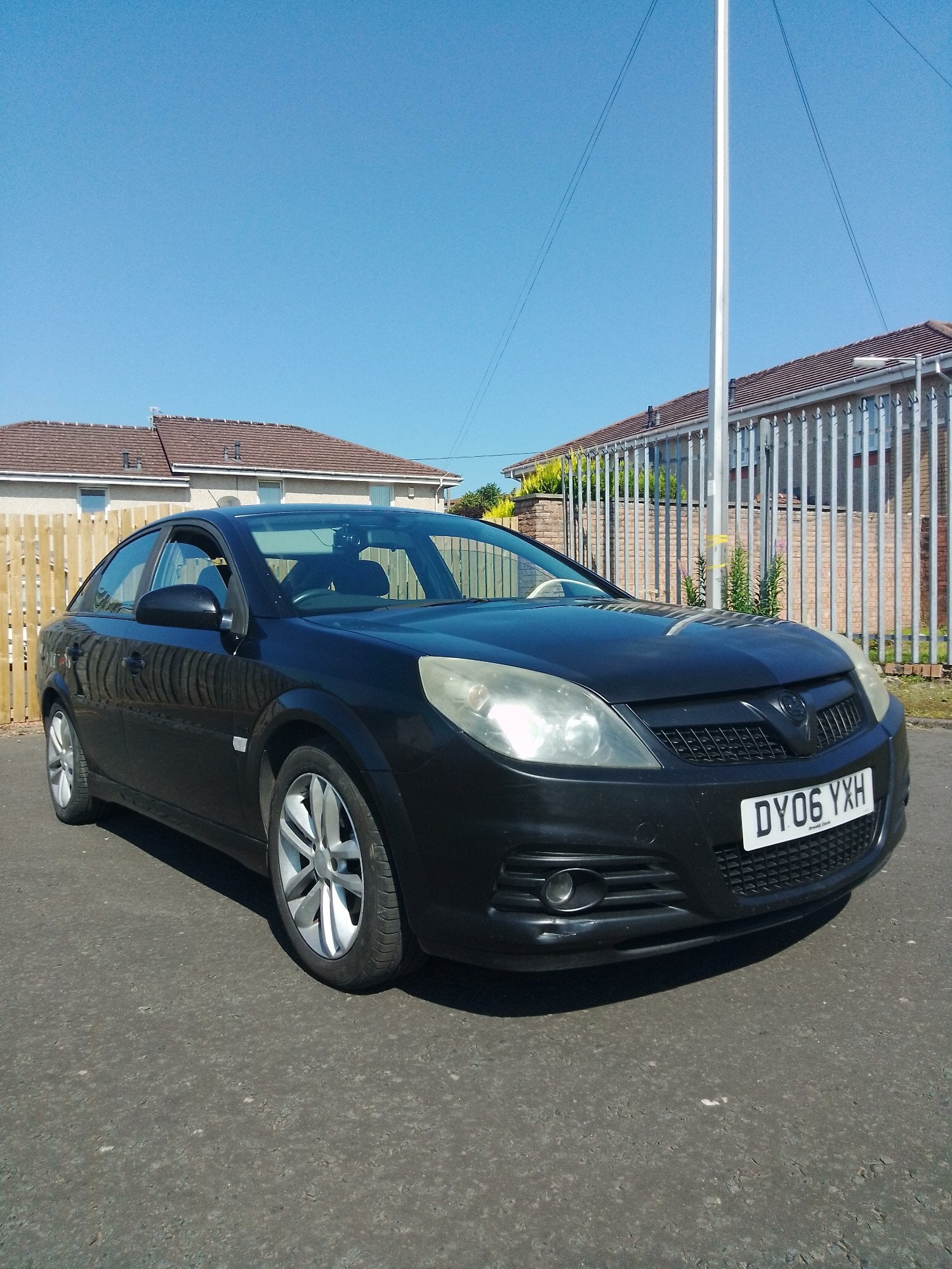 Vauxhall  Vectra  SRi  1.8VVT  138BHP  Manual 5 speed  2006 Black - Cars in Shotts