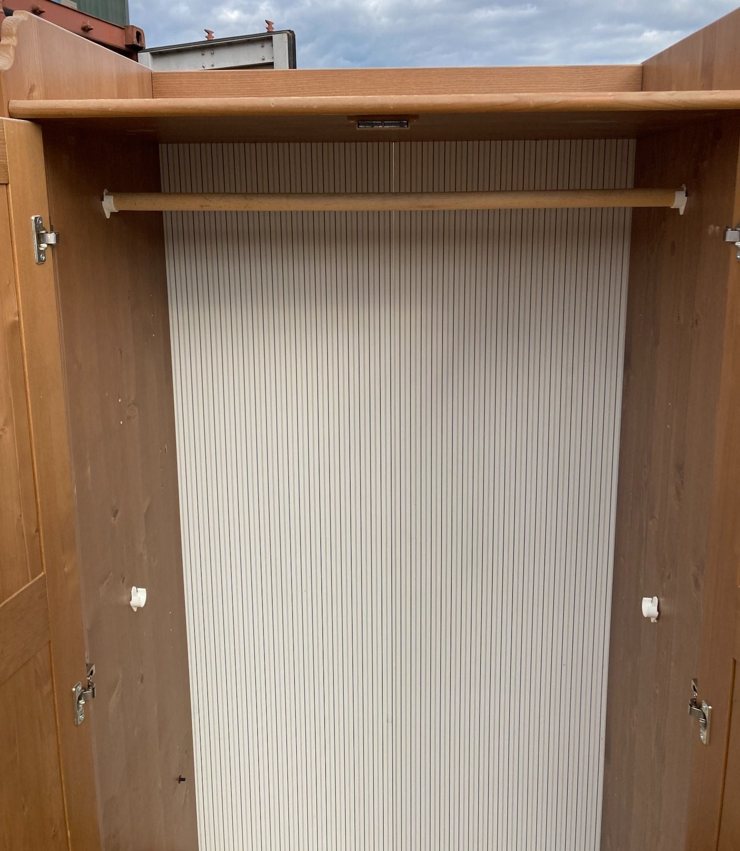 Small 2 Door Stained Pine Wardrobe - Medium Oak - Furniture in Haywards Heath