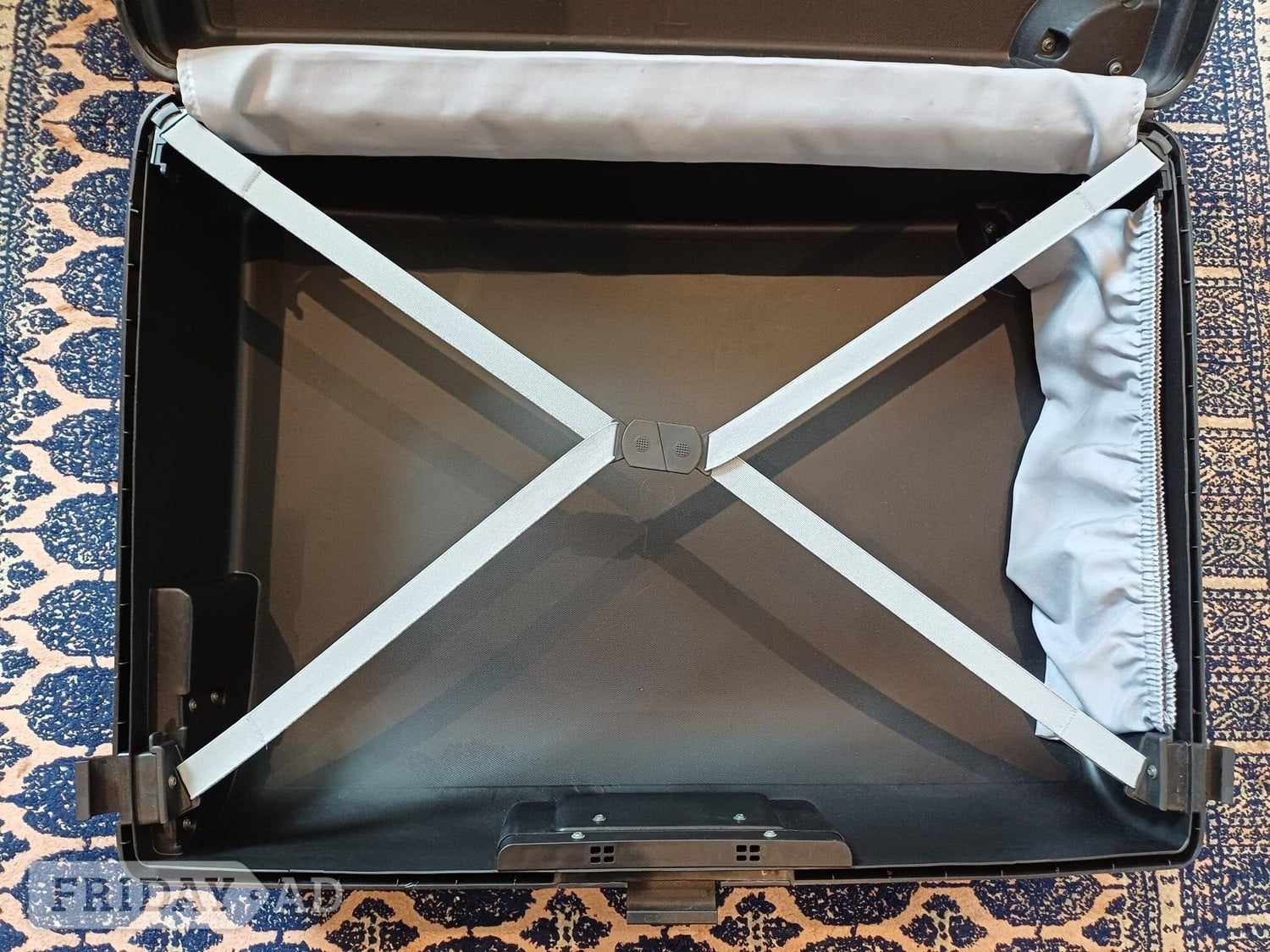 Hove Carlton Airtec Suitcase Large