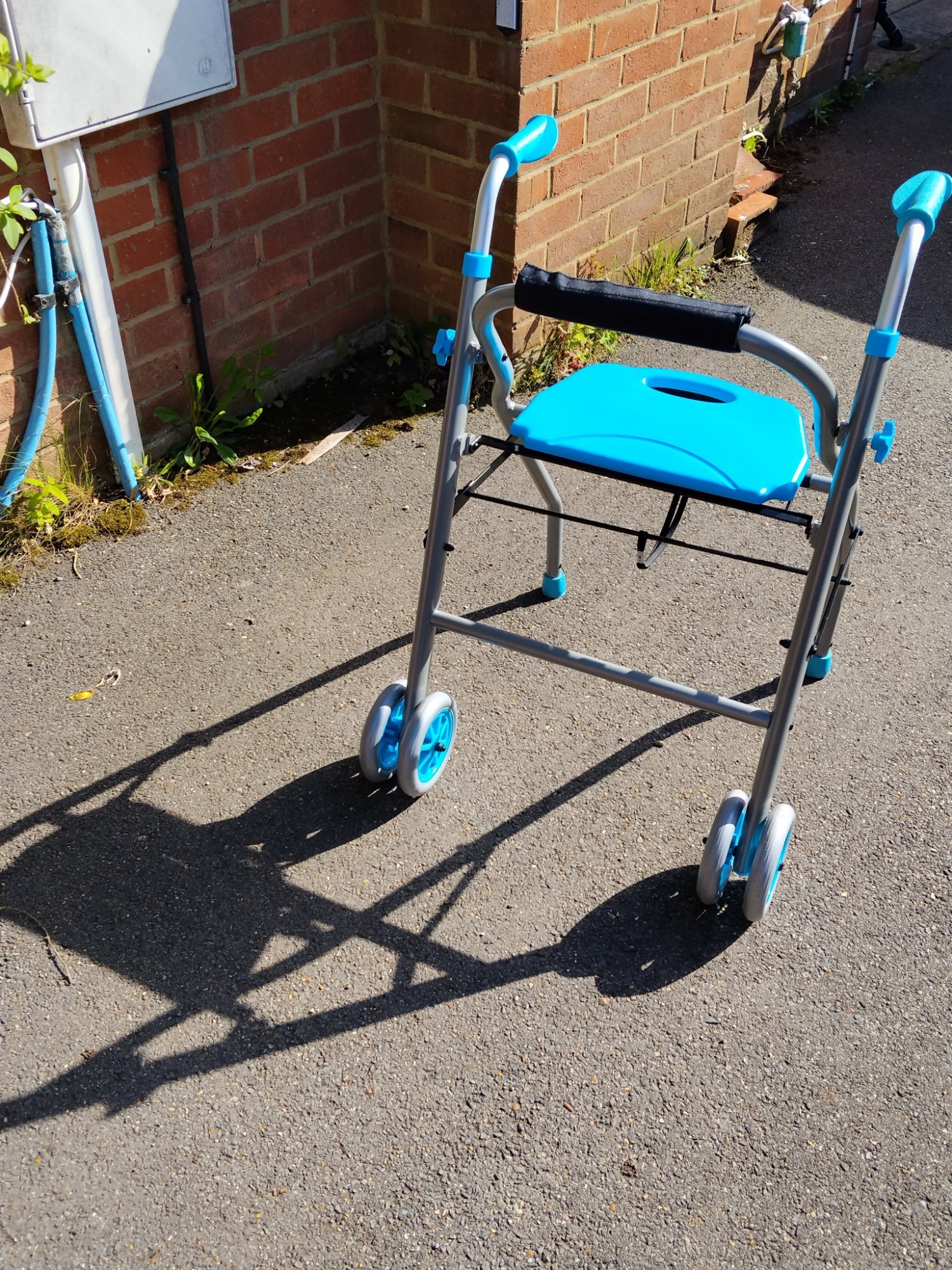 CareCo Pano 2.0 Lightweight Wheeled Walker with Seat Blue - Mobility in Tonbridge