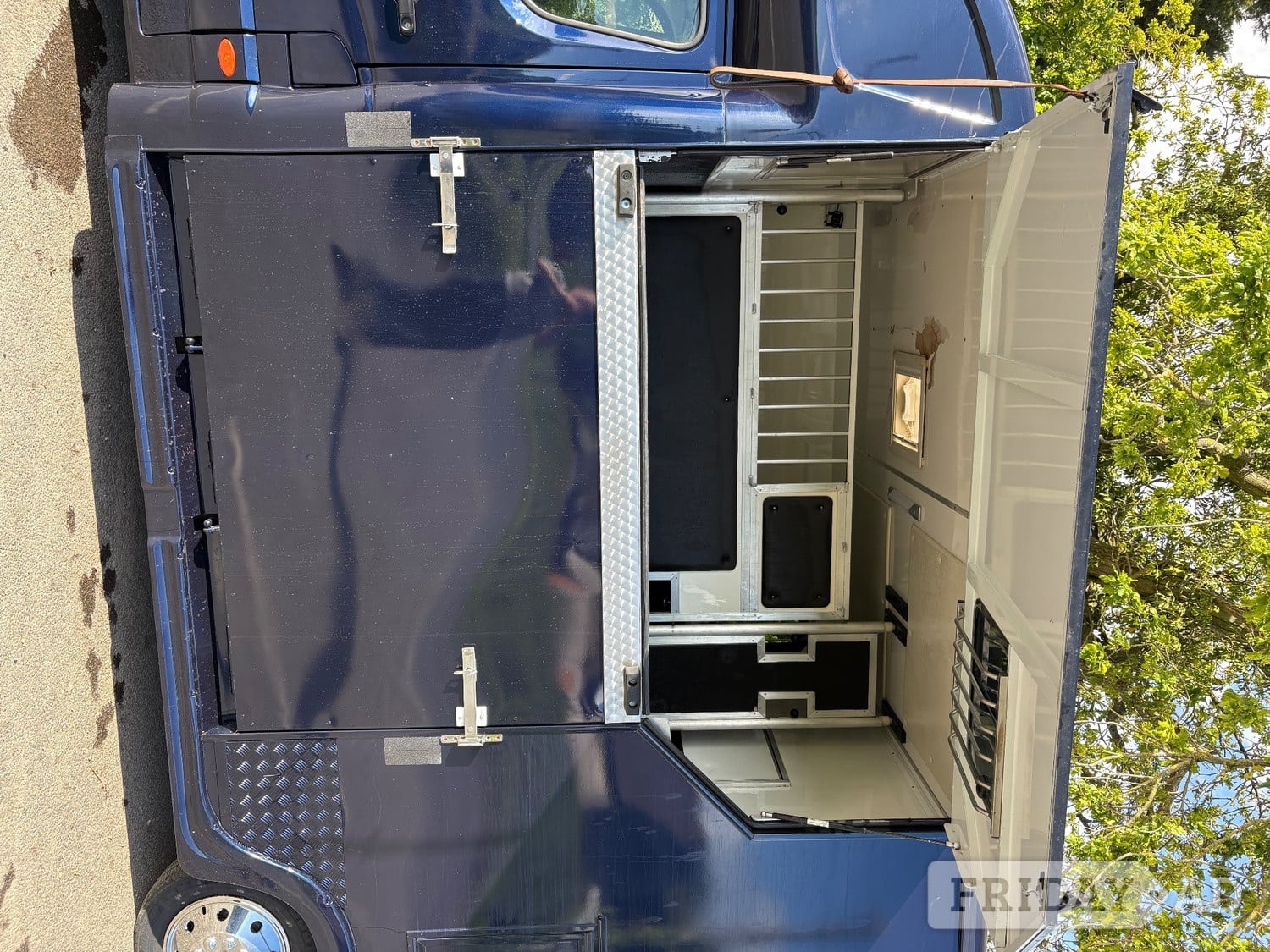 3.5 tone horsebox  - Trailers & Horseboxes