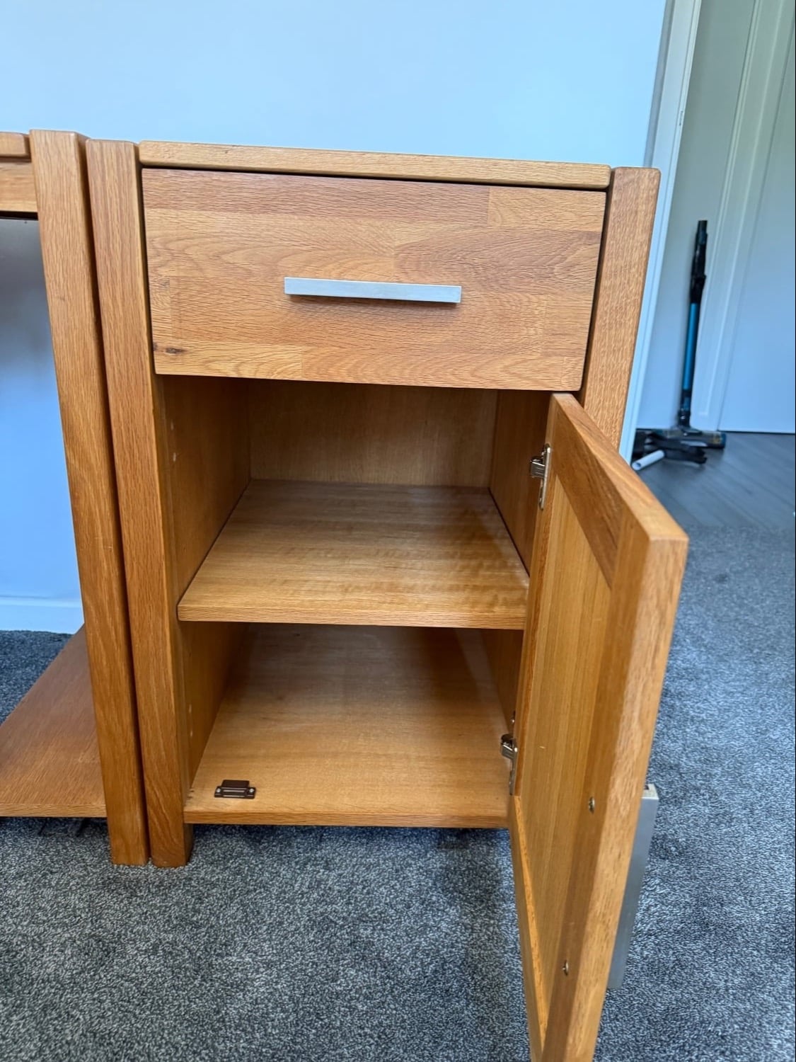 Solid oak corner desk and cupboard  - Furniture