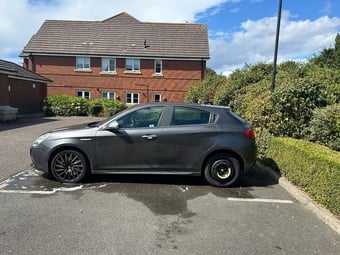 Alfa Romeo, GIULIETTA, Hatchback, 2011, Manual, 1956 (cc), 5 door