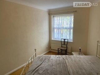 LIGHT DOUBLE ROOM - EN-SUITE - ISLEWORTH - Rooms