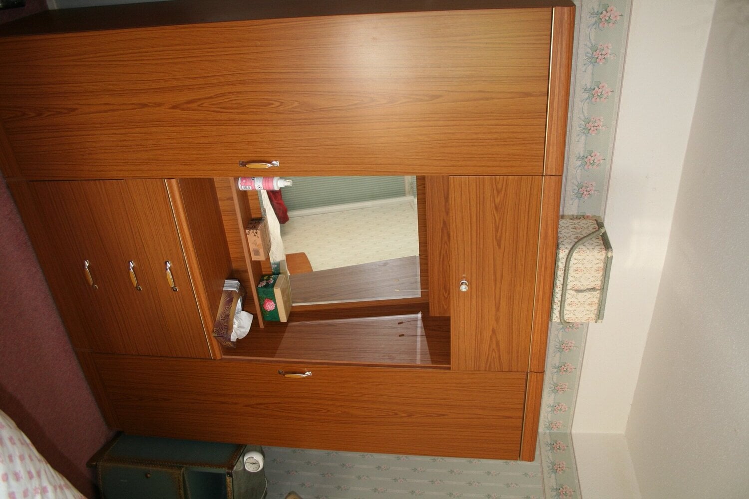 MUST GO ASAP. Bedroom wardrobe and chest of drawers in Buckingham