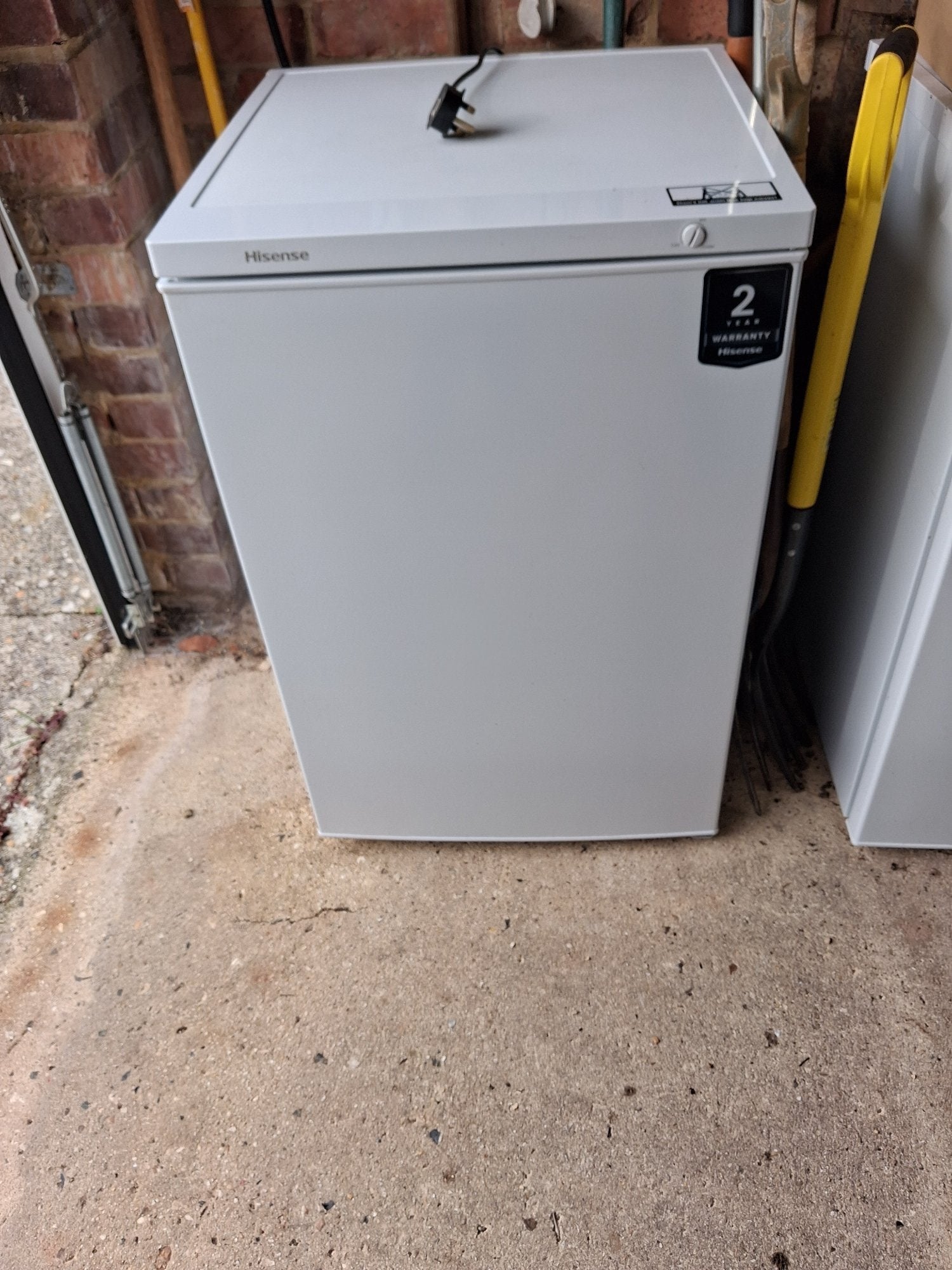 Hisense under counter freezer, little used, very good condition