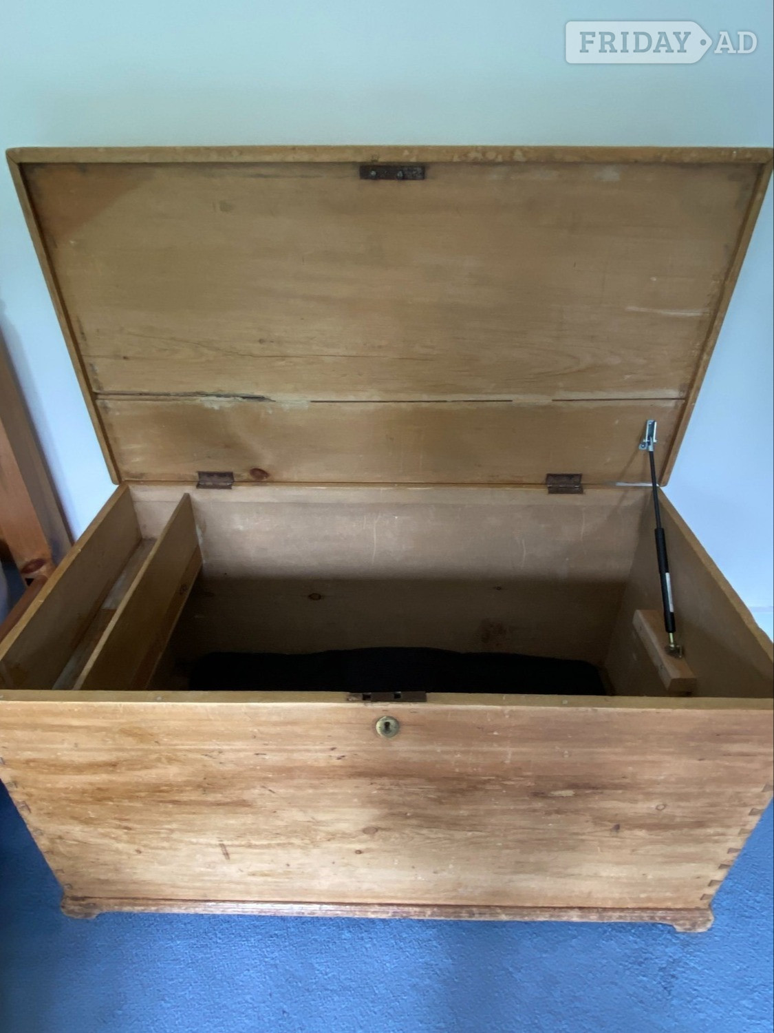 Robertsbridge Antique pine Blanket Chest