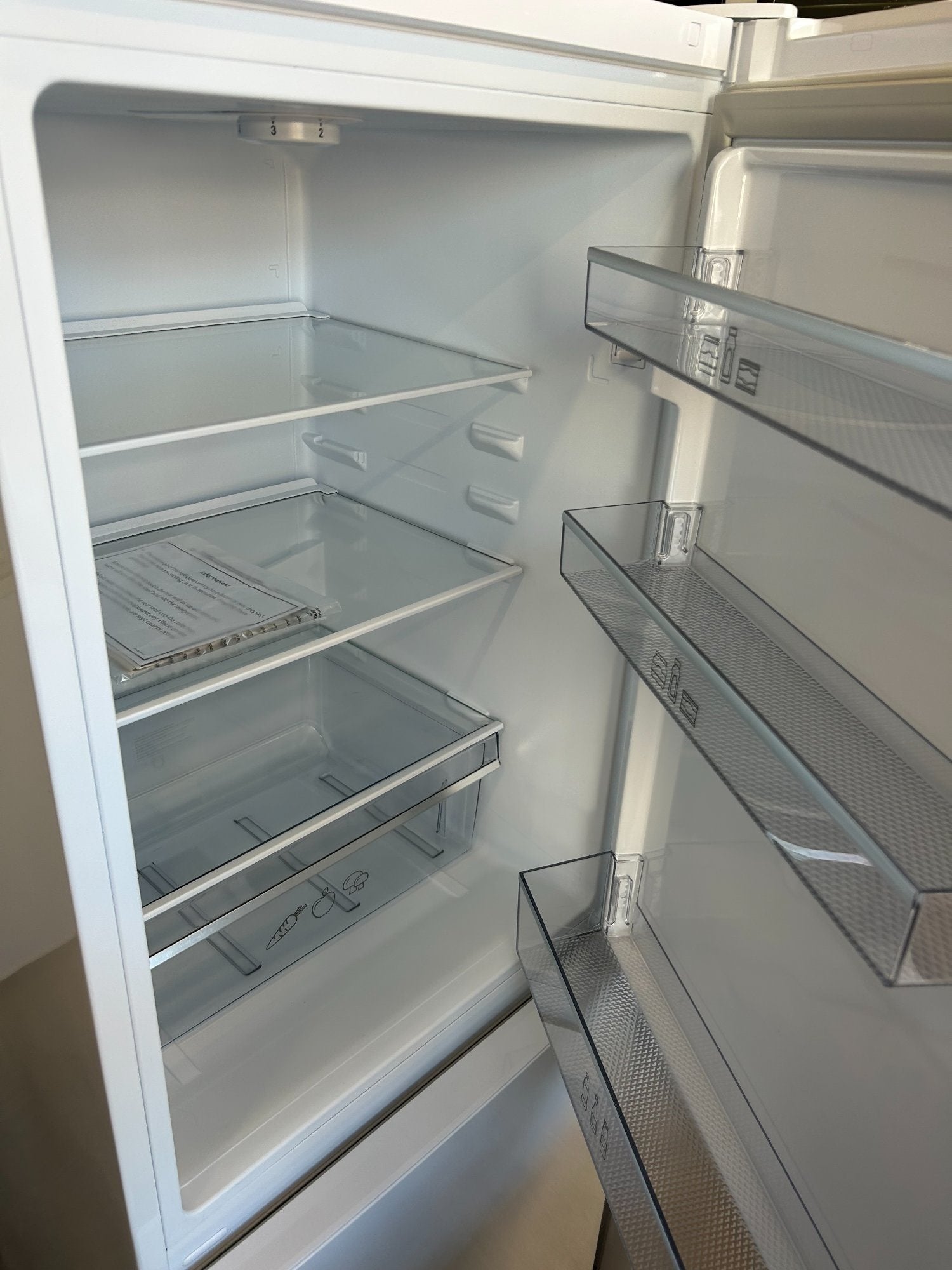 BLOMBERG 60/40 FRIDGE FREEZER NEW