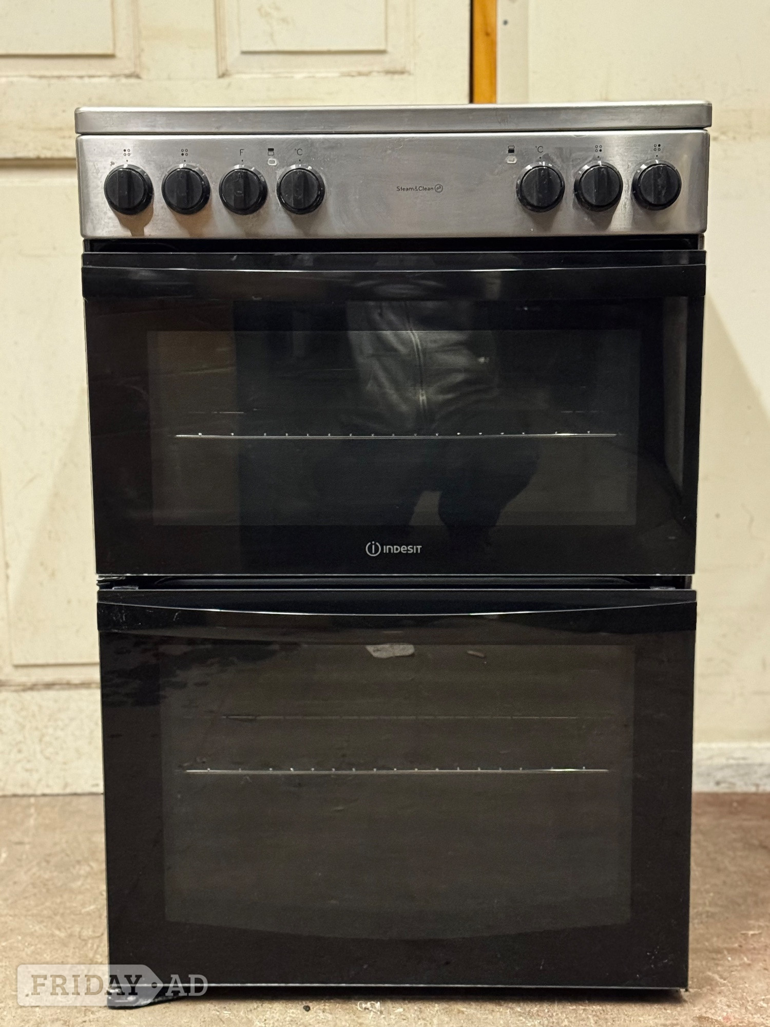 Indesit electirc cooker 60cm ceramic stainless steel 3 months war in Romford