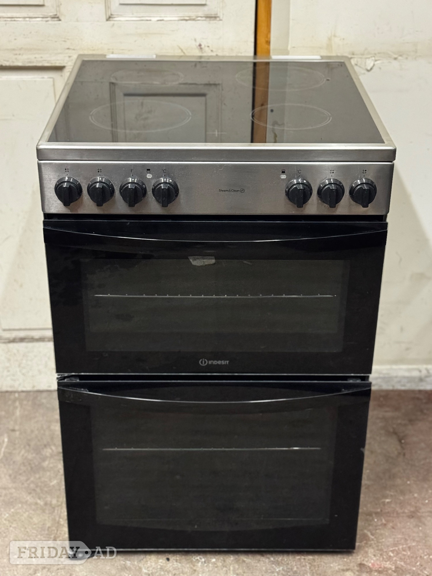 Indesit electirc cooker 60cm ceramic stainless steel 3 months war