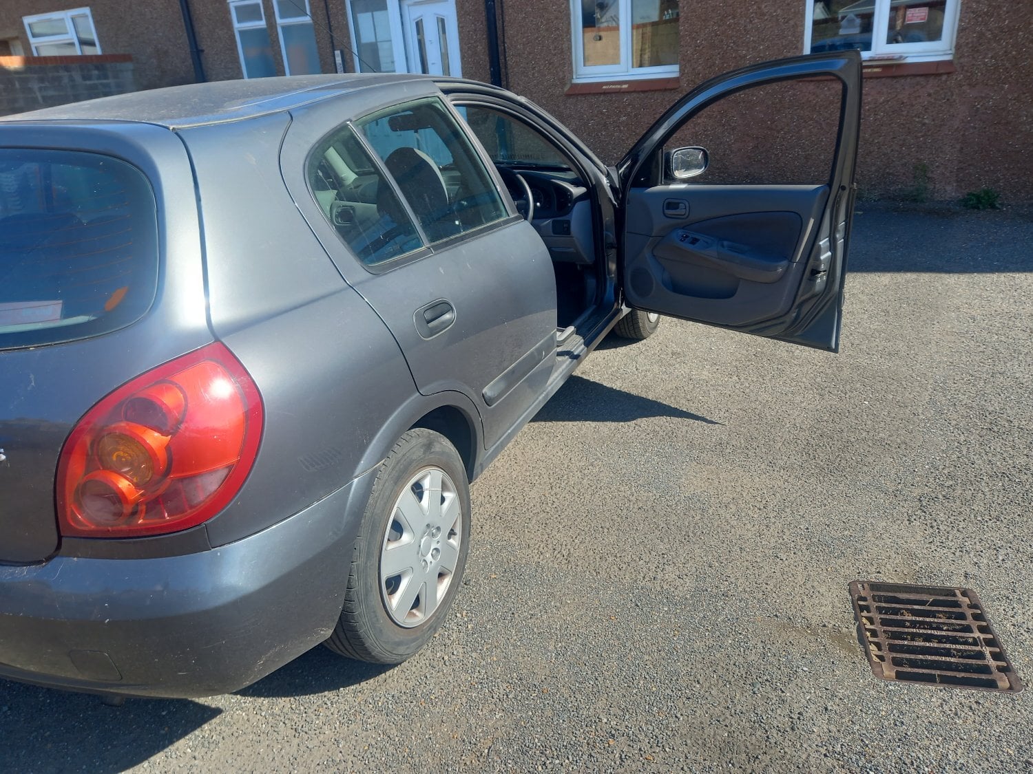 Nissan Almera Hastings