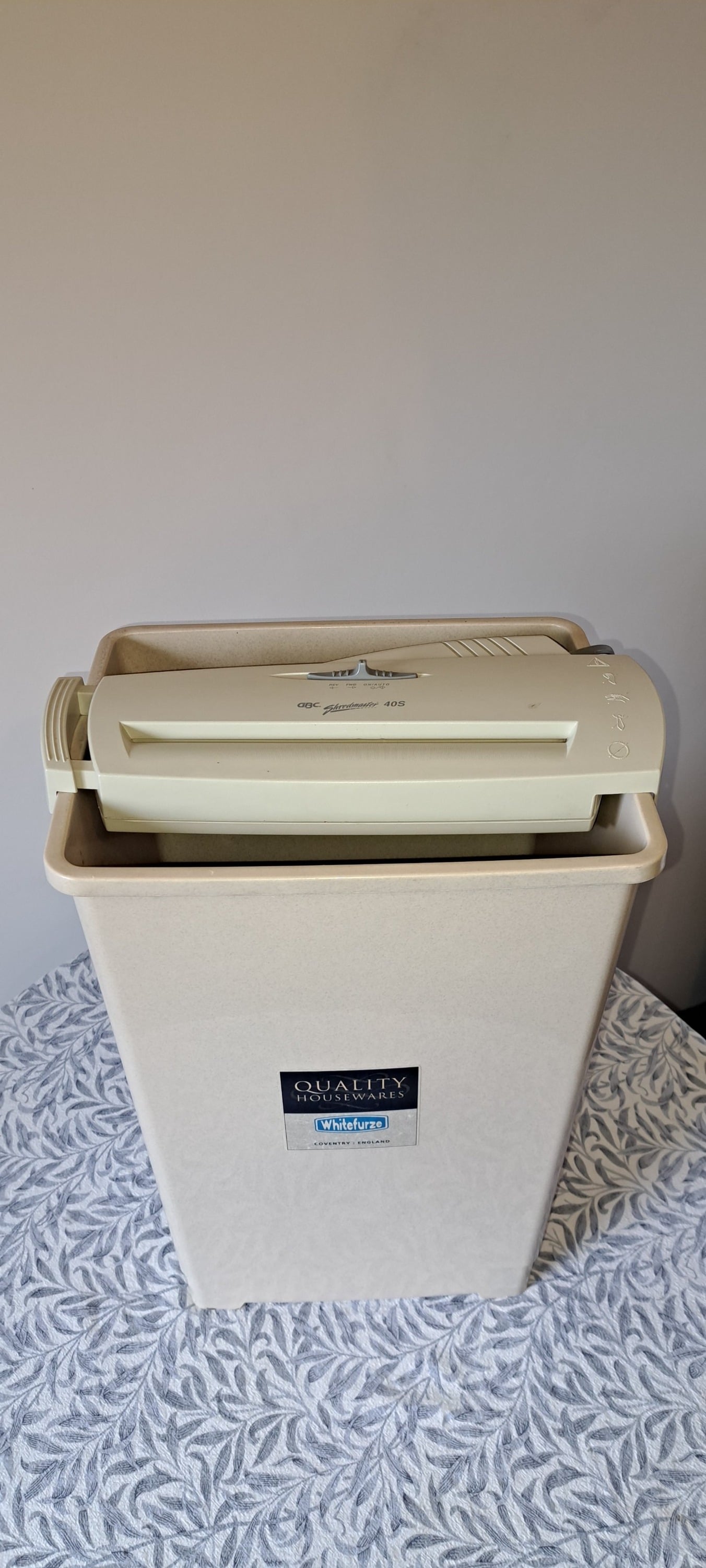 STANDARD PAPER SHREDDER GBC SHREDMASTER 40S FOR HOME OFFICE. USED in Hartley Wintney