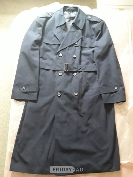 Mens  Dark  Blue  Raincoat  XL in Eastbourne