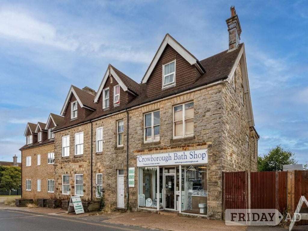 Three bedroom end of terrace property in Crowborough