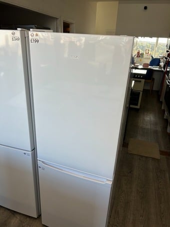 LOGIK 60/40 FRIDGE FREEZER