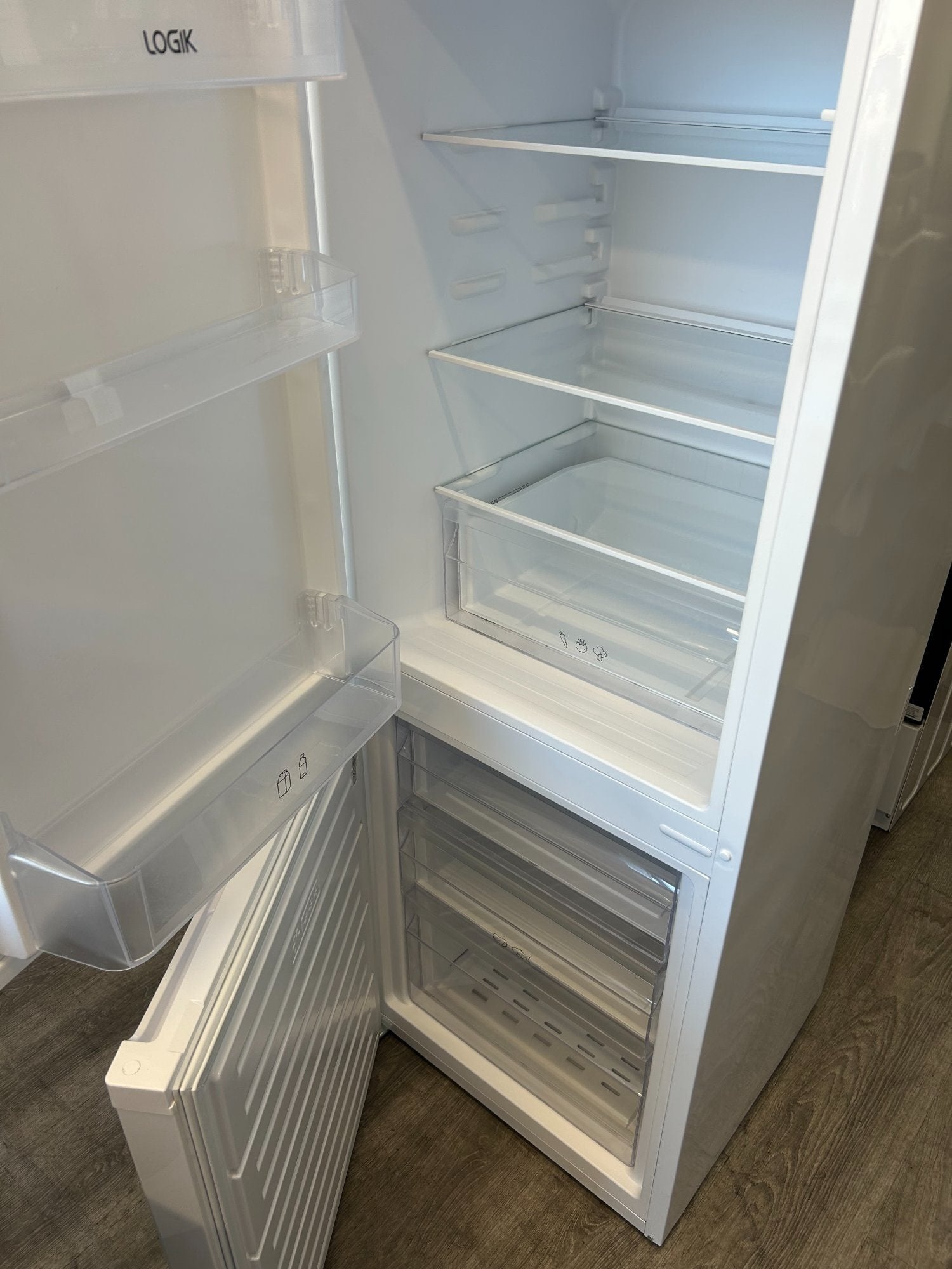 St. Leonards-On-Sea LOGIK 60/40 FRIDGE FREEZER