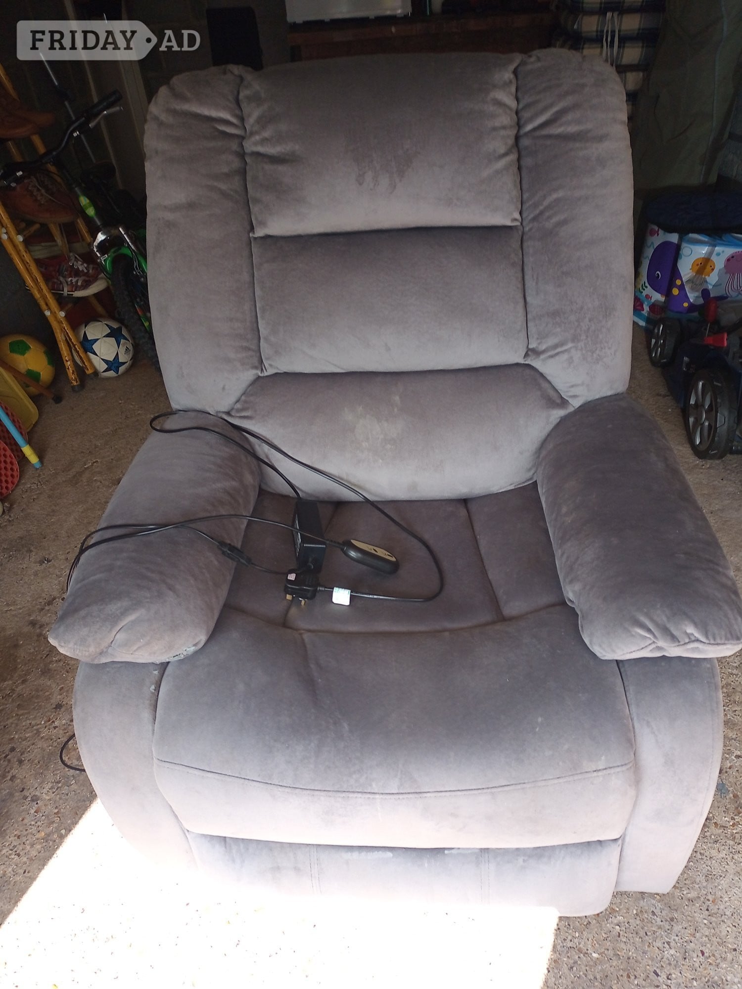 Hom Com Power Lift Riser Recliner Chair .Fire Retardant . - Furniture in St. Ives