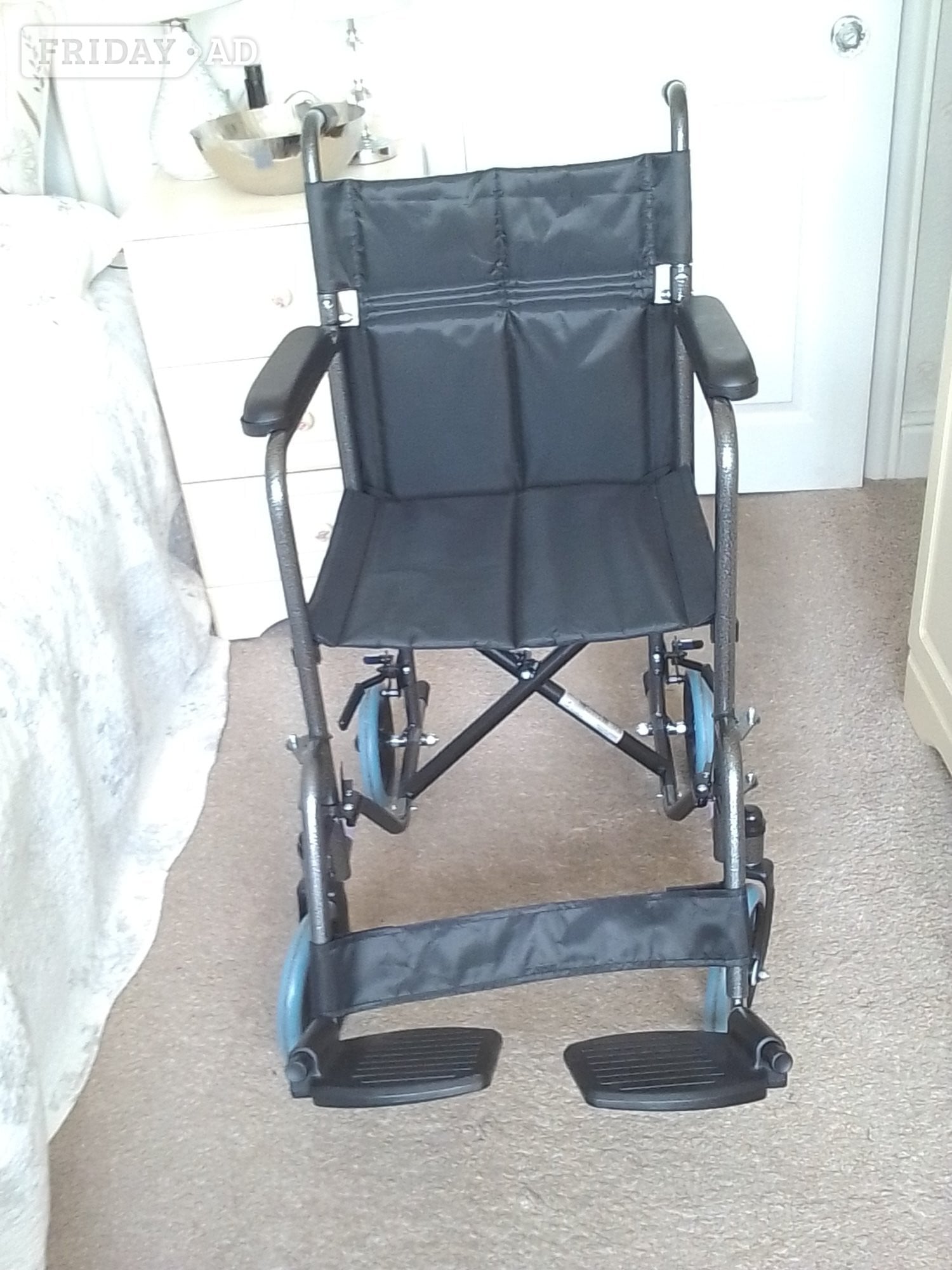 light weight folding wheel chair to put boot of car in Yarmouth