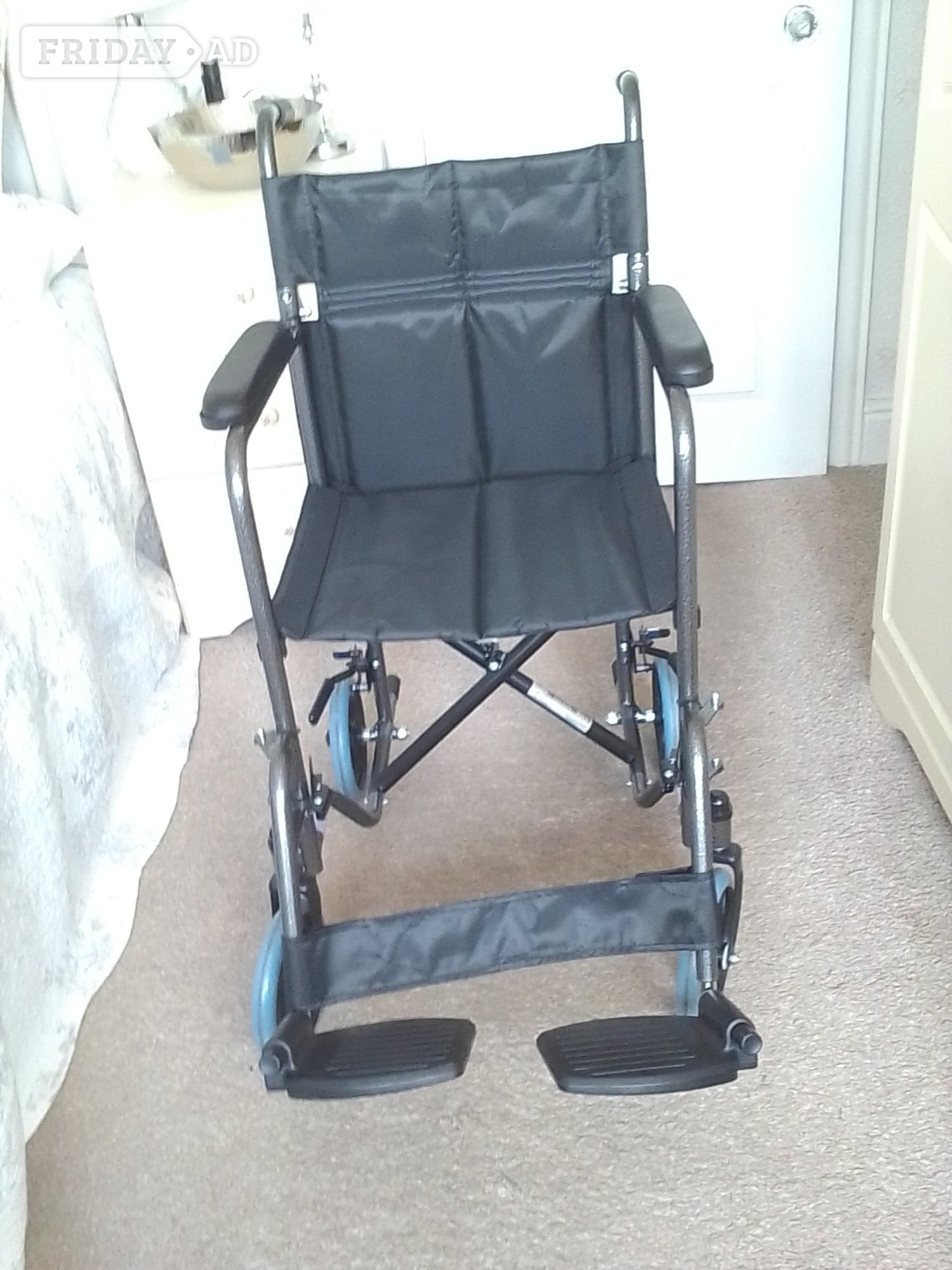 light weight folding wheel chair to put boot of car