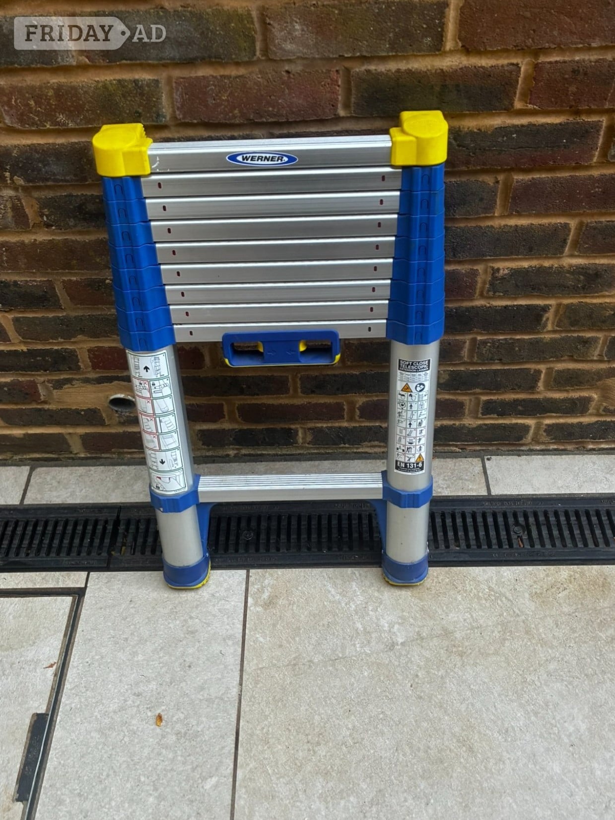Werner Telescopic Extension Ladder 2.9m 10 Rung 150kg Auto Lock in Battle