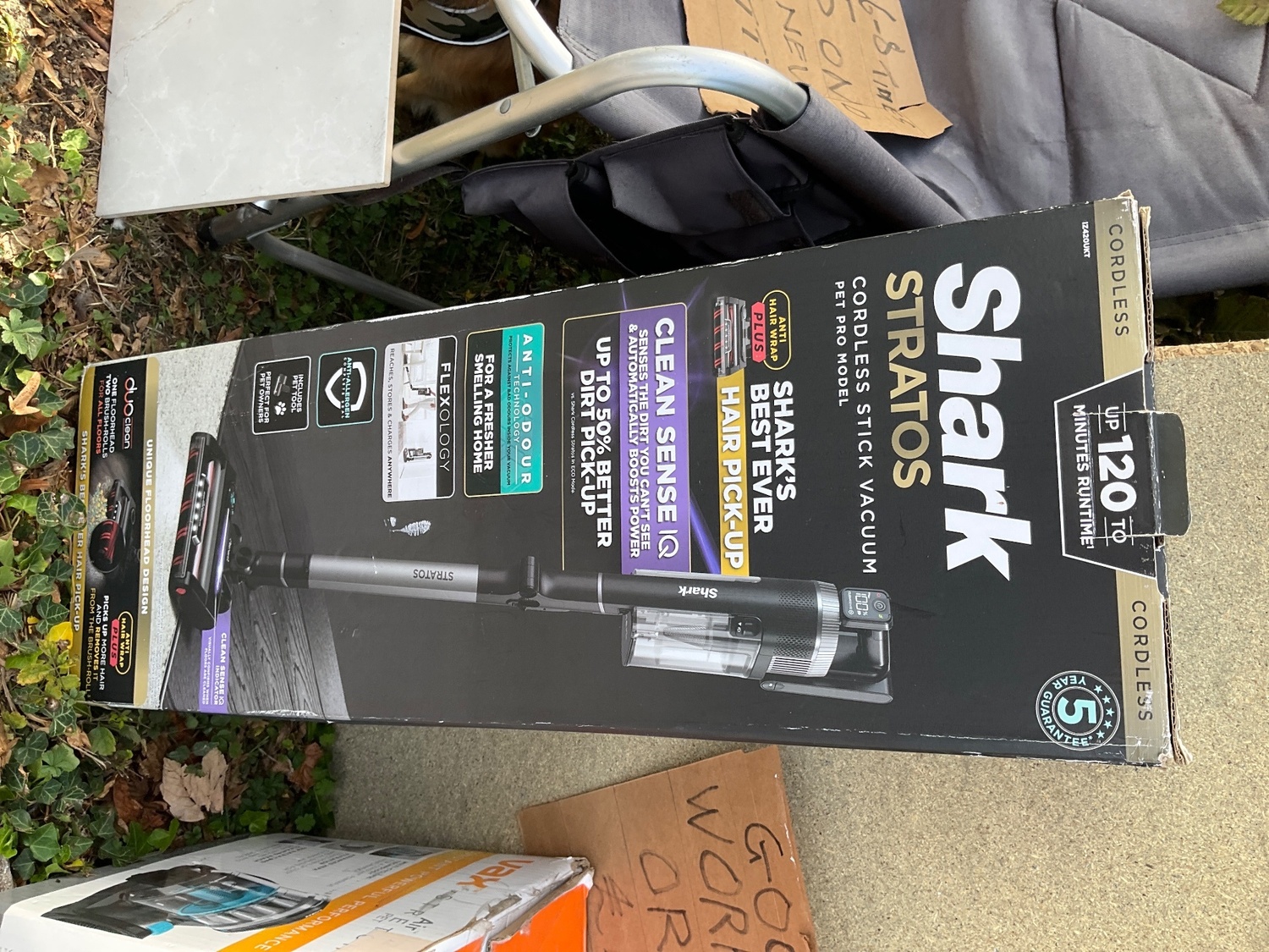 Lewes SHARK STRATOES CORDLESS STICK VACUUM 