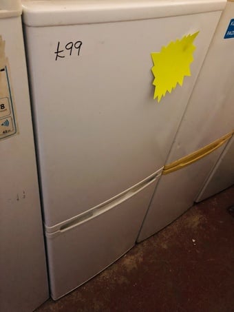 Hotpoint frost free fridge freezer works perfectly @bargain price