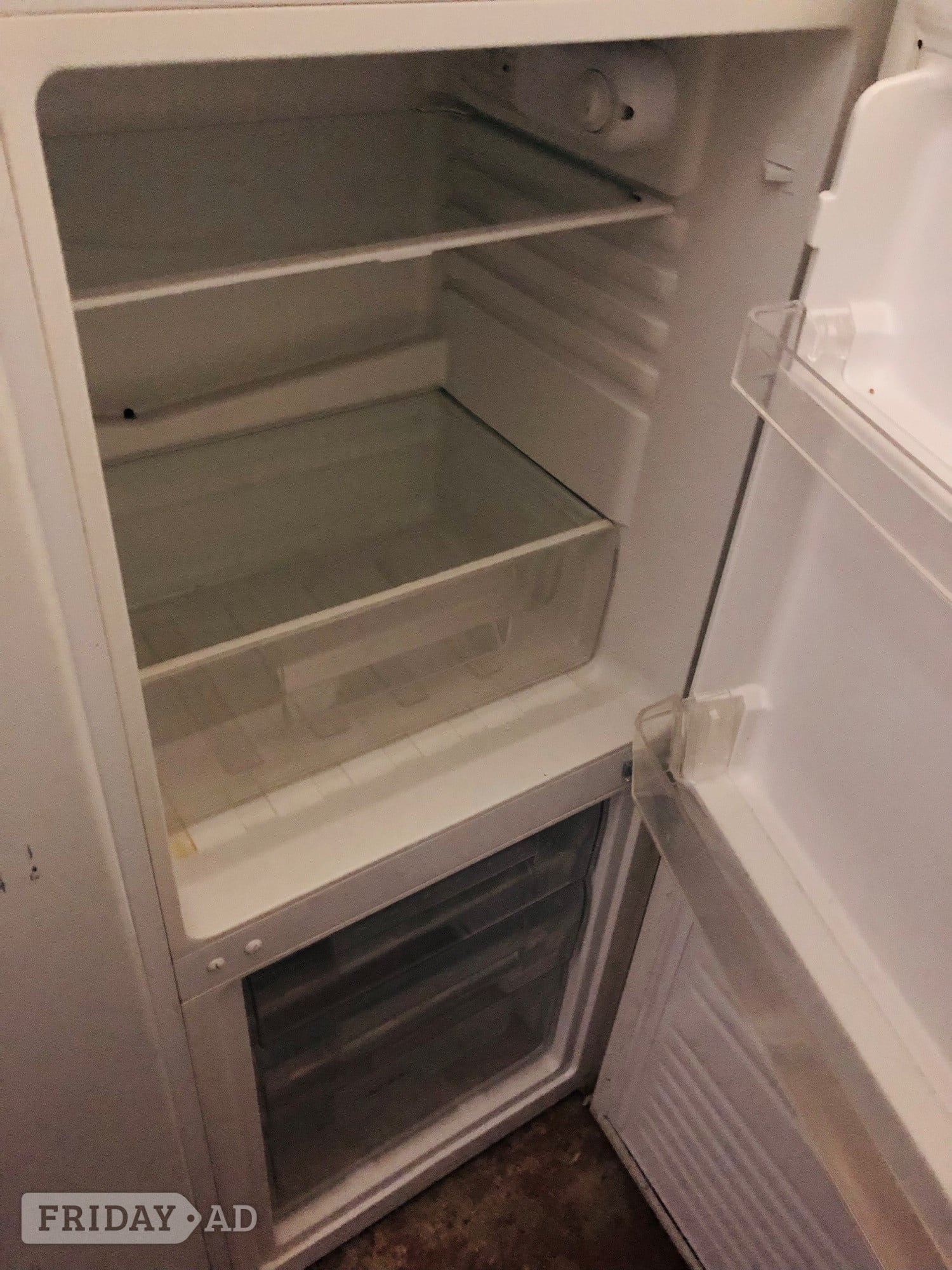 Hotpoint frost free fridge freezer works perfectly @bargain price