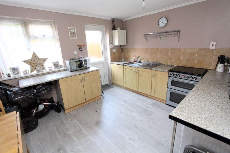 Modern 1-Bedroom Flat in Crawley Town Centre - Flats & Apartments