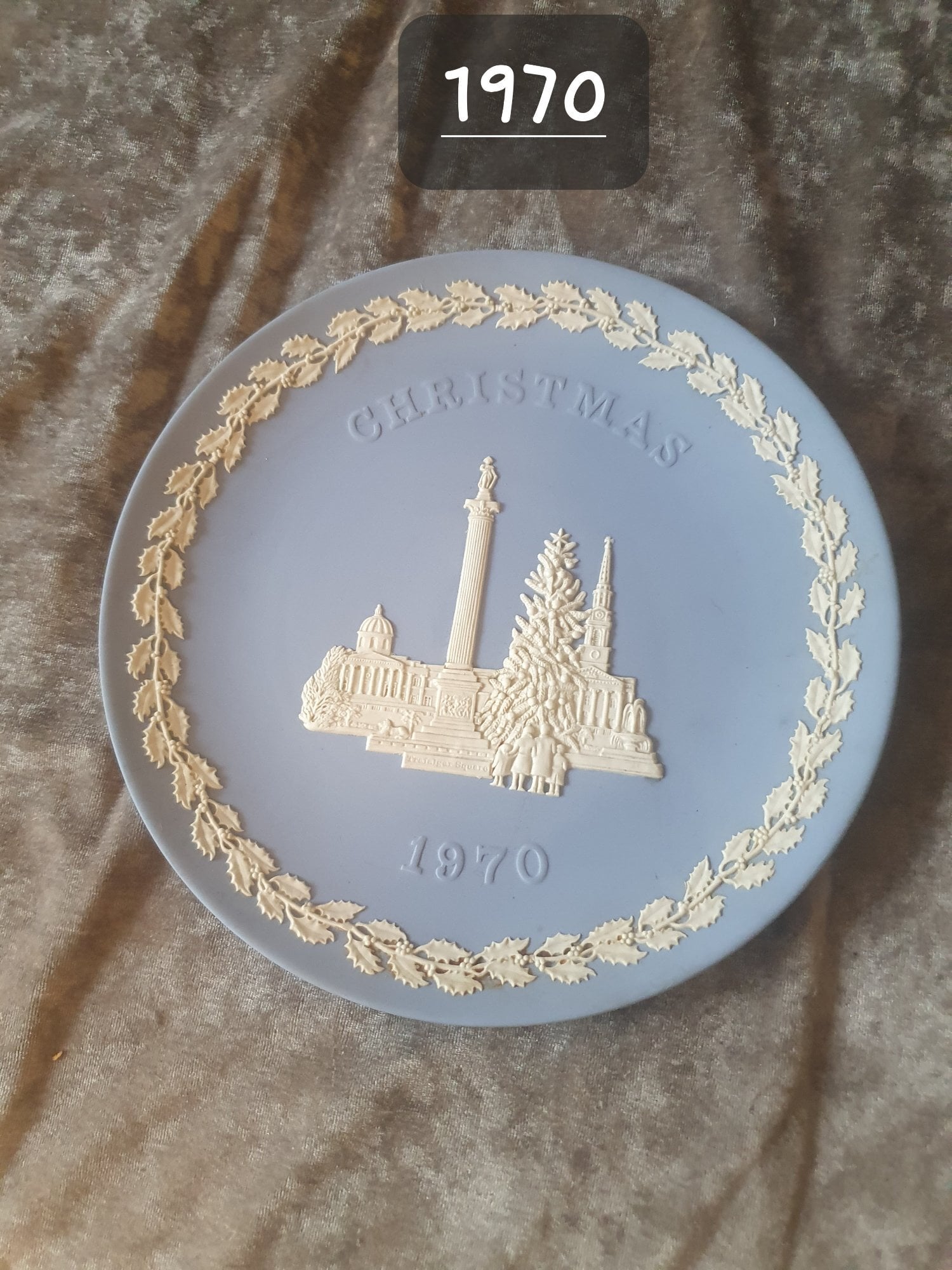Set of 9 Wedgwood blue and white Jasperware Christmas plates p in Bristol