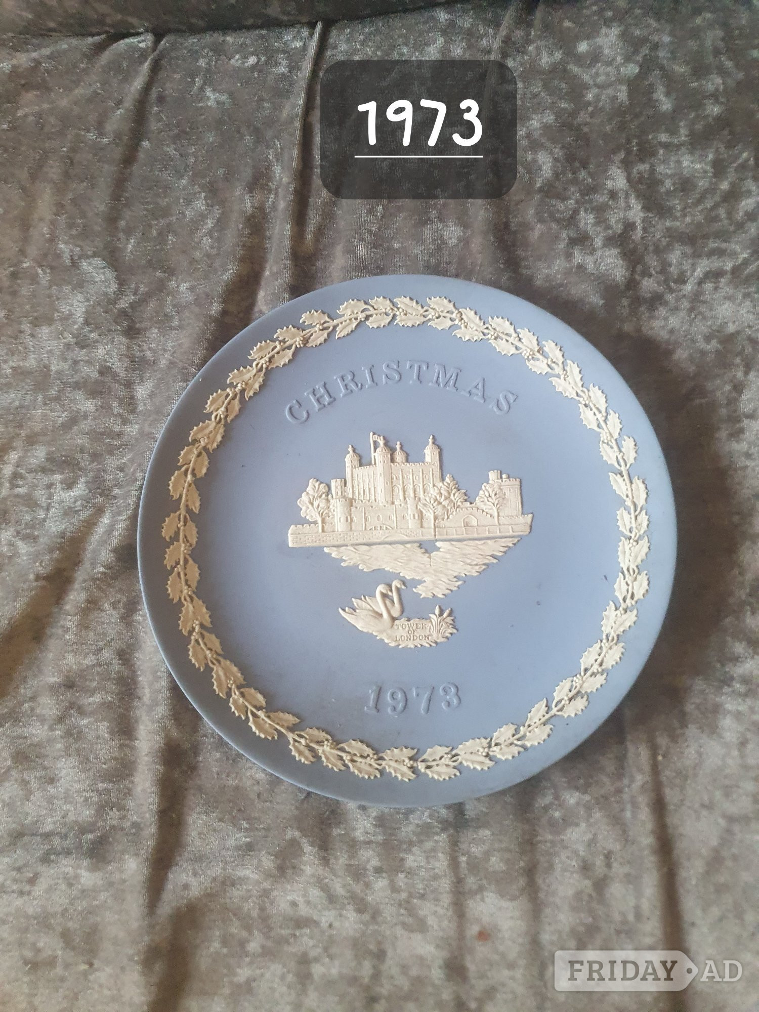 Bristol Set of 9 Wedgwood blue and white Jasperware Christmas plates p