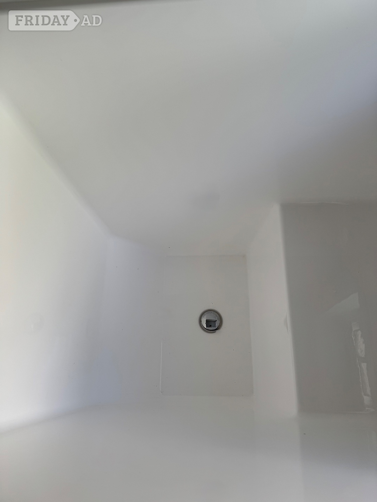 Omnibus deep soaking tub, Japanese style bath. in Bognor Regis
