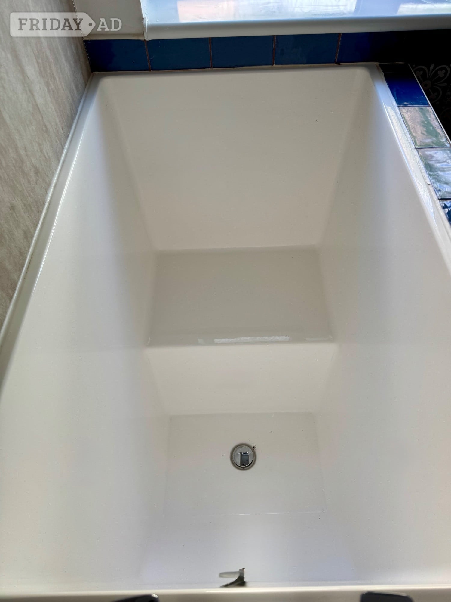 Bognor Regis Omnibus deep soaking tub, Japanese style bath.