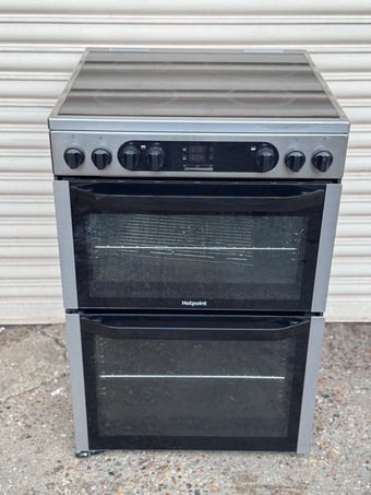 Hotpoint electric cooker 60cm ceramic stainless steel 3 months wa